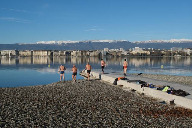 Bain de Noël : bain d'eau froide en hiver