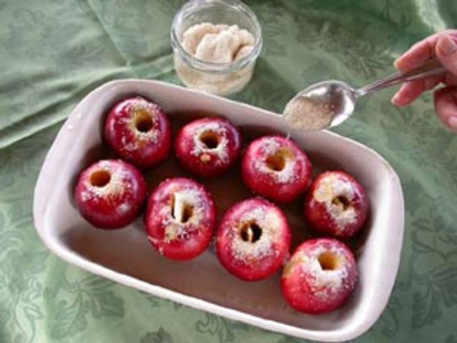 Sucrer les pommes avant d'enfourner