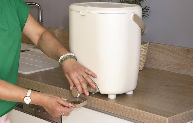 Récupération du jus de compost grâce au robinet téléscopique