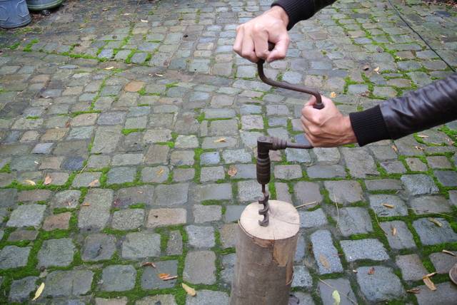 Creuser un trou dans la bûche