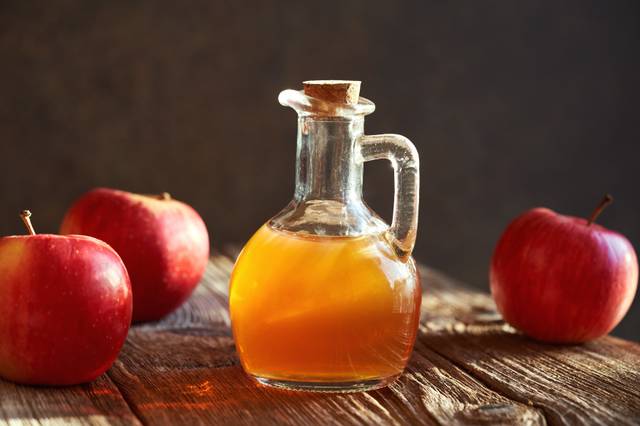 Vinaigre de cidre et pommes
