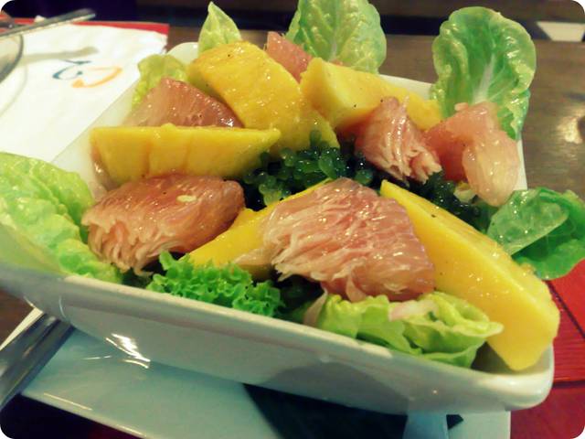 Salade de pomelo, mangue et... algue lato !