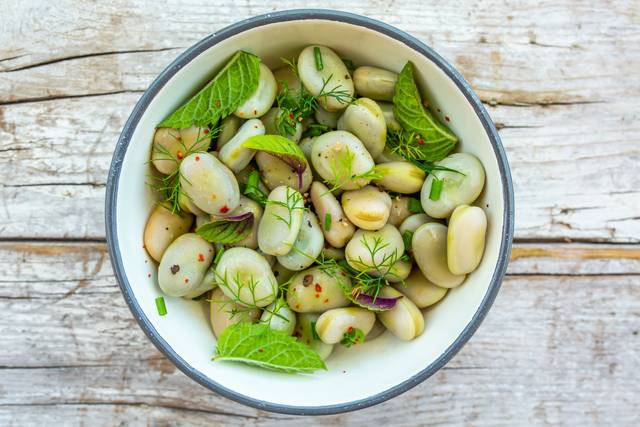 Salade de fèves fraîches aux herbes