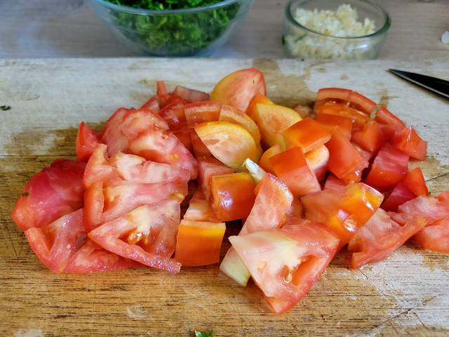 Découpe de la tomate en dés