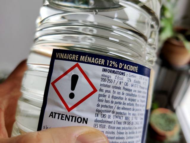 Pourcentage d'acidité d'un vinaigre ménager (étiquette)