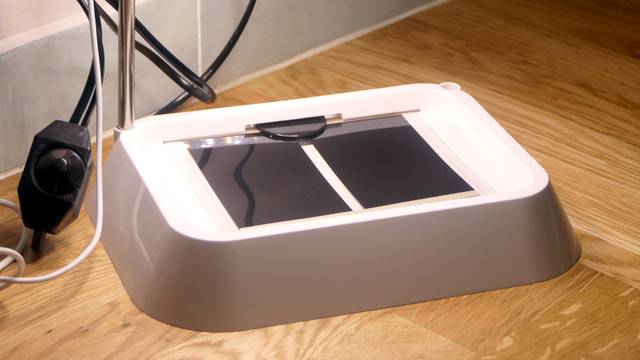 Tapis chauffant 5W inséré dans la base