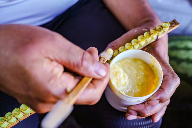 Récupération manuelle de la gelée royale