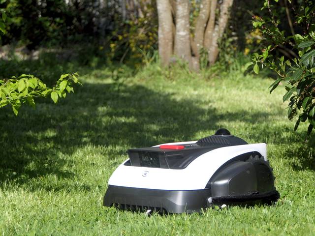 Robot tondeuse Ecovacs GOAT O1200 LiDAR PRO